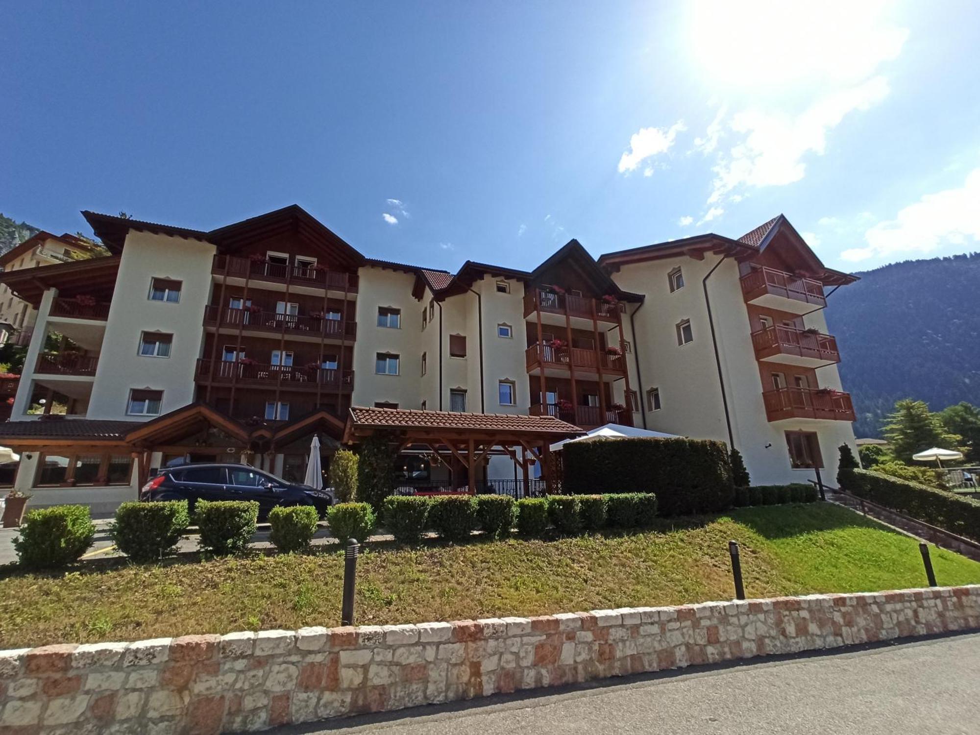 Hotel Zurigo Molveno Eksteriør bilde