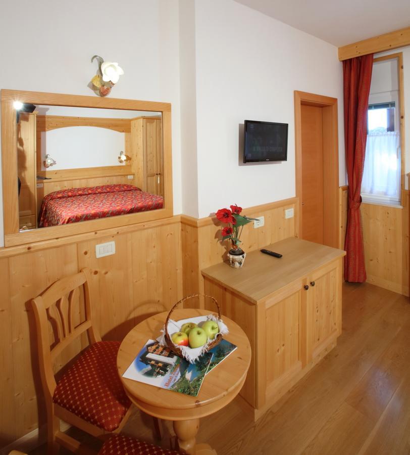 Hotel Zurigo Molveno Eksteriør bilde