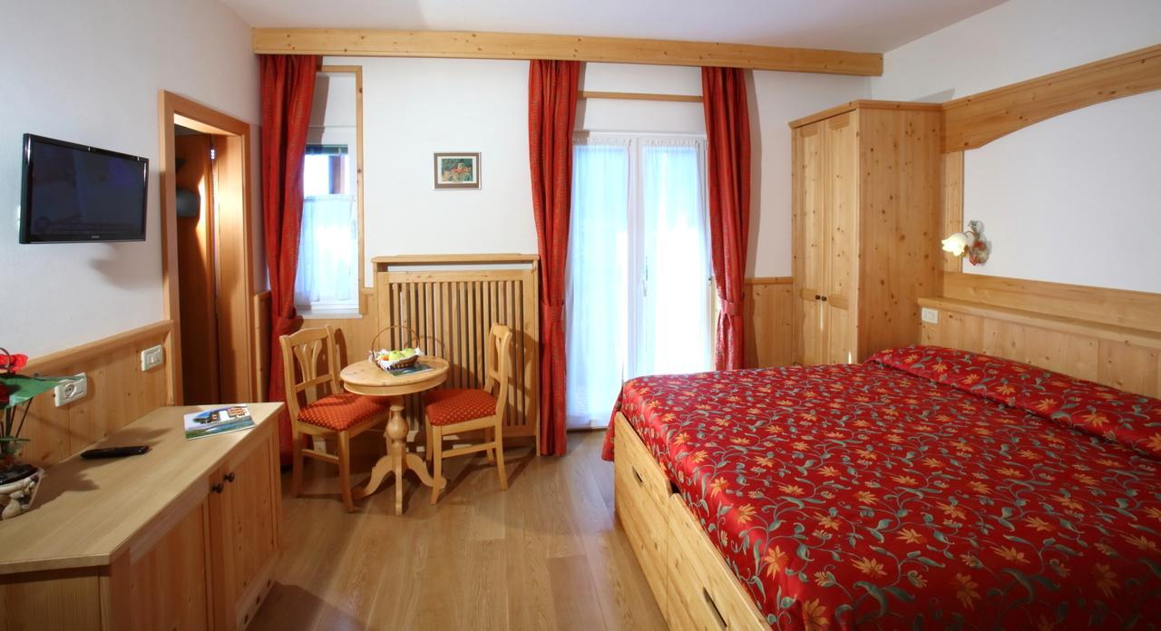 Hotel Zurigo Molveno Eksteriør bilde