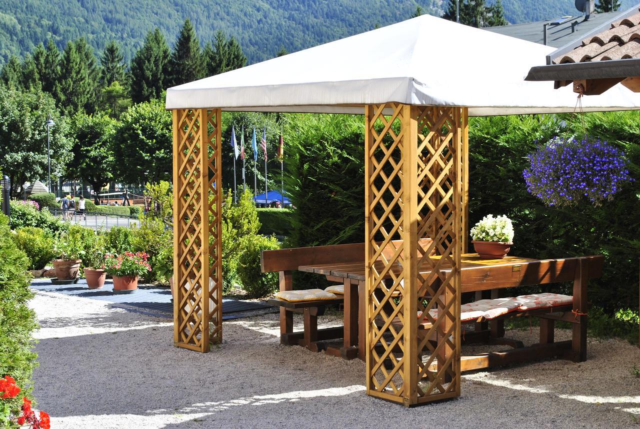Hotel Zurigo Molveno Eksteriør bilde